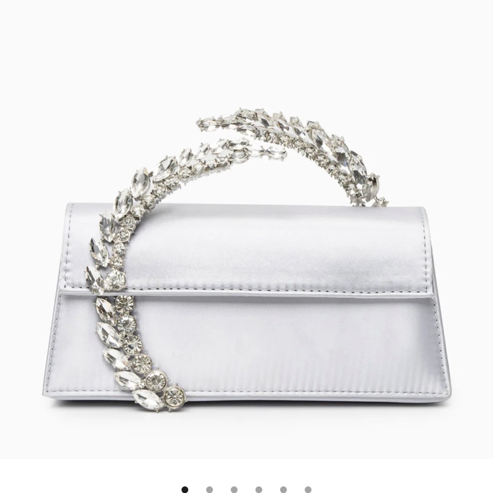 Elegant Silver Women's Bag with Crystal Embellishments